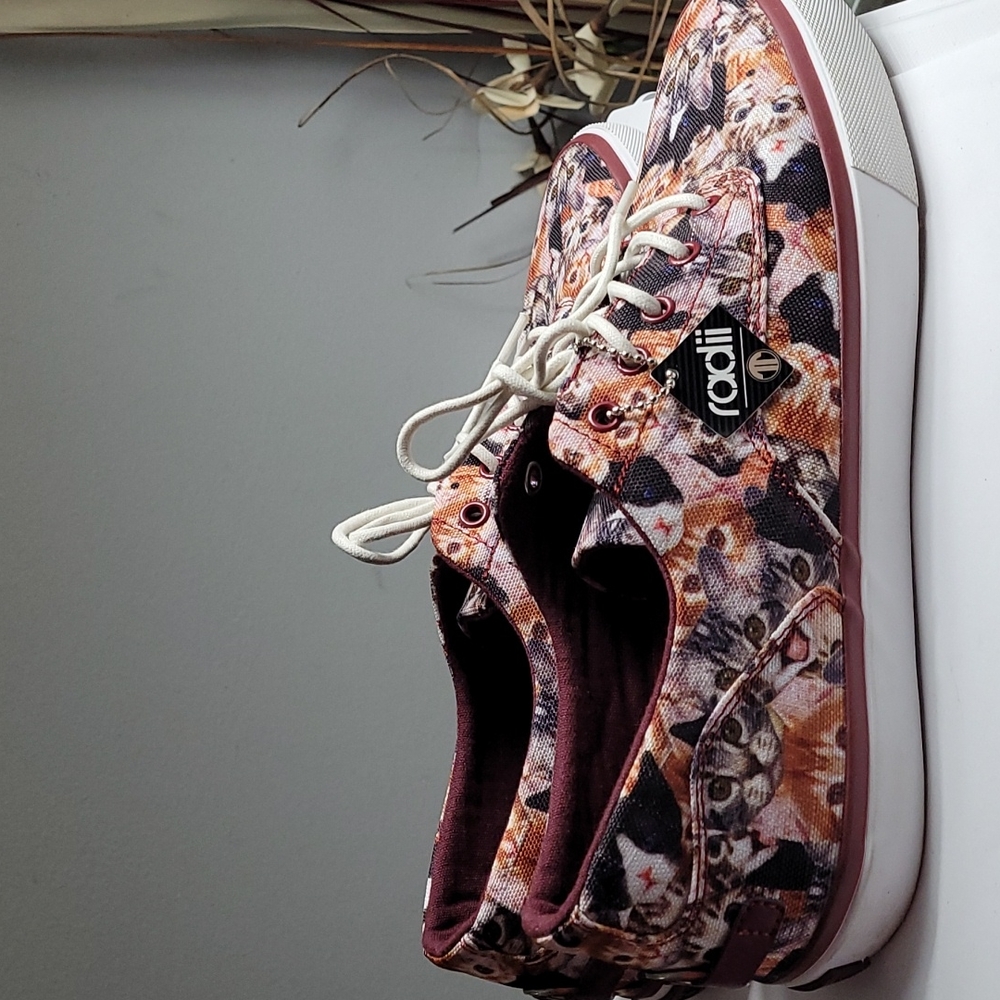 Radii skaters sneakers Axel Kitty size 9